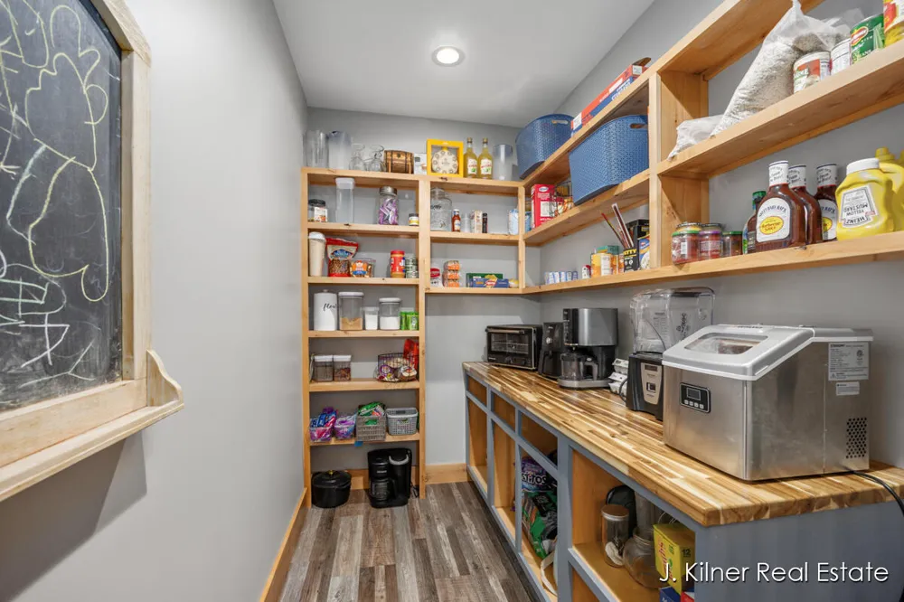 4390 22 Mile Road NW Tyrone Township, MI 49330