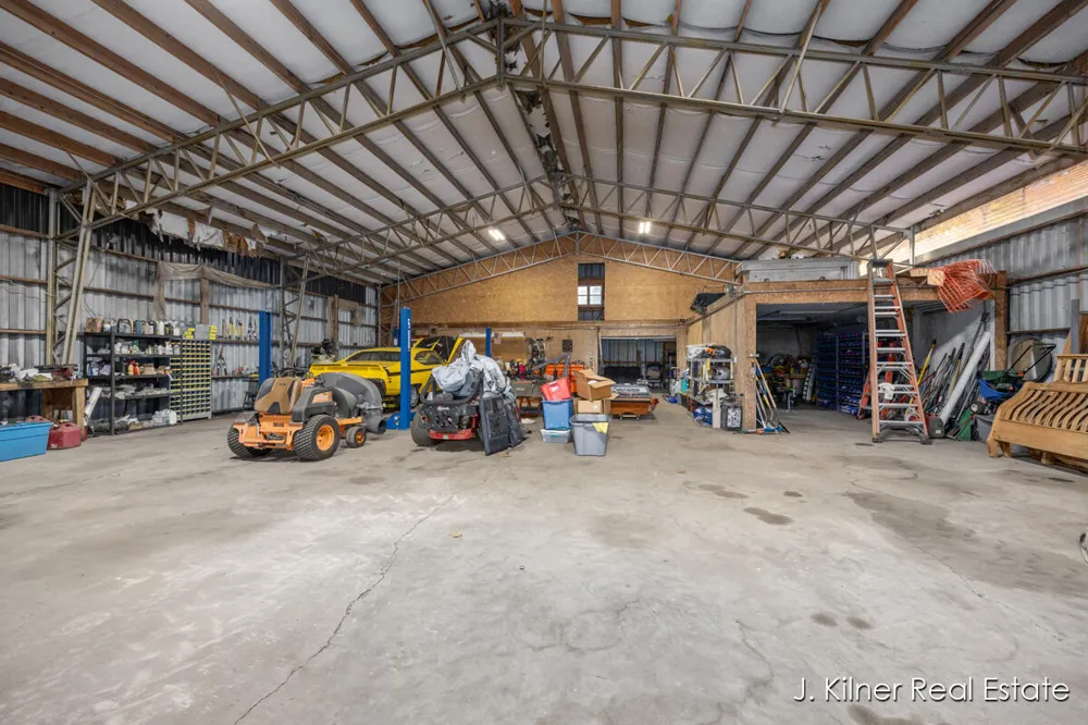 4390 22 Mile Road NW Tyrone Township, MI 49330