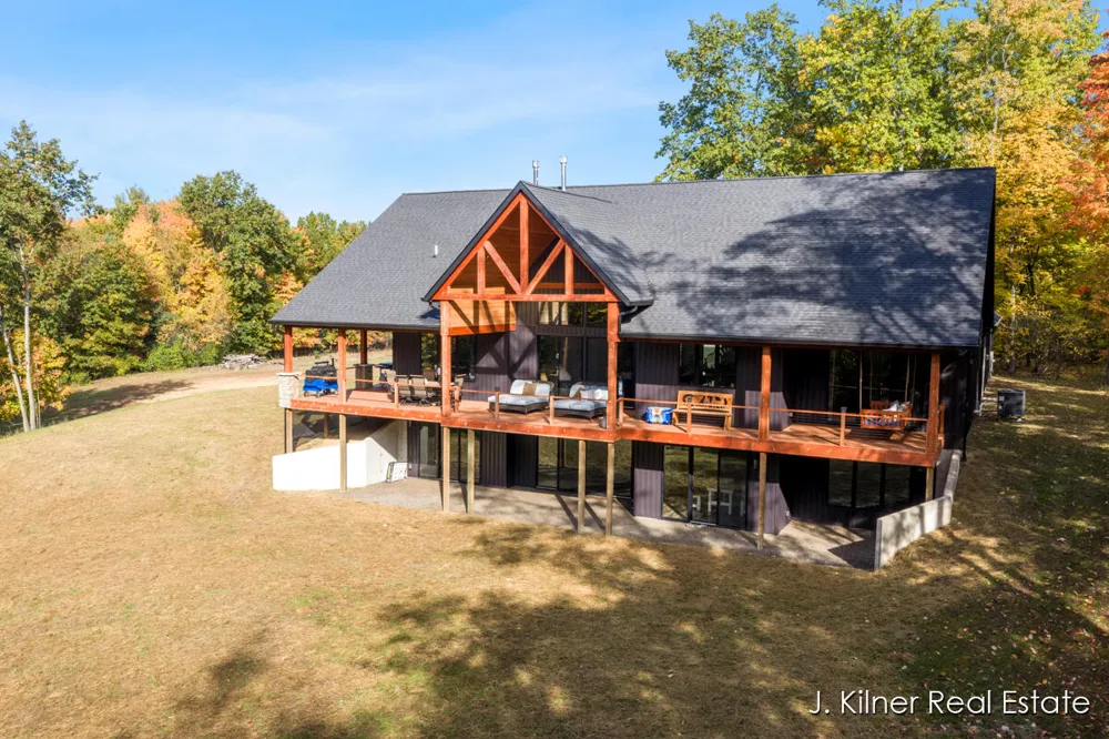 4390 22 Mile Road NW Tyrone Township, MI 49330