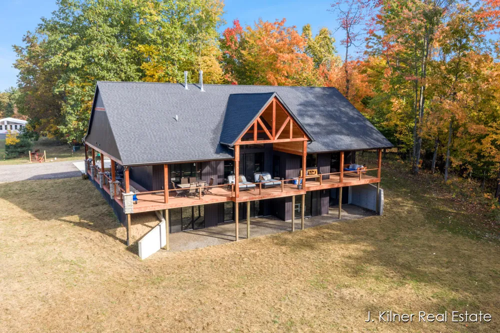 4390 22 Mile Road NW Tyrone Township, MI 49330