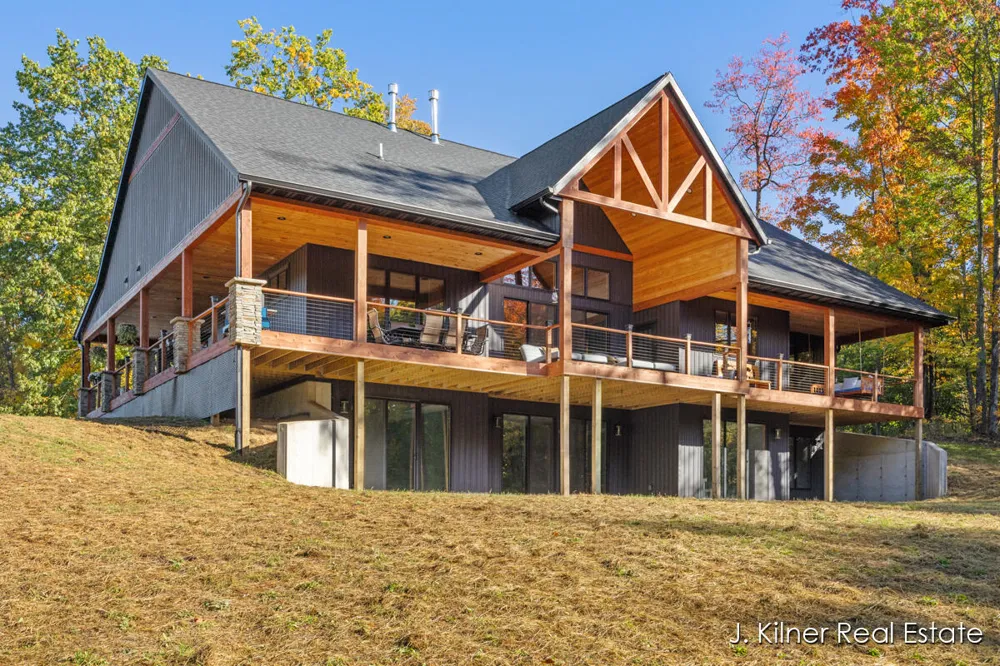 4390 22 Mile Road NW Tyrone Township, MI 49330
