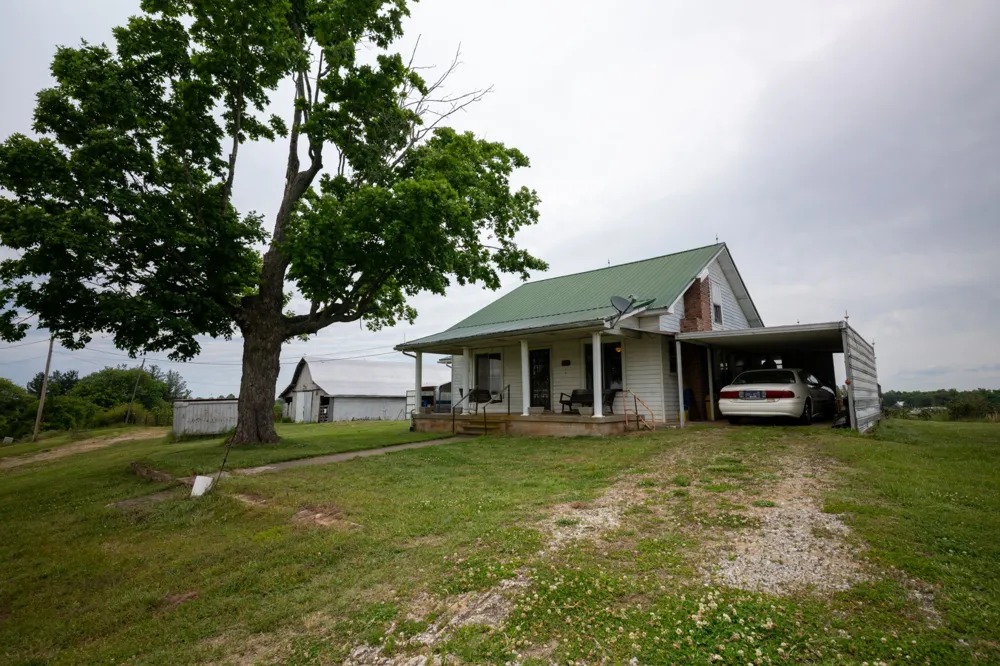 1496 S Bunker Hill Rd Sparta, TN 38583