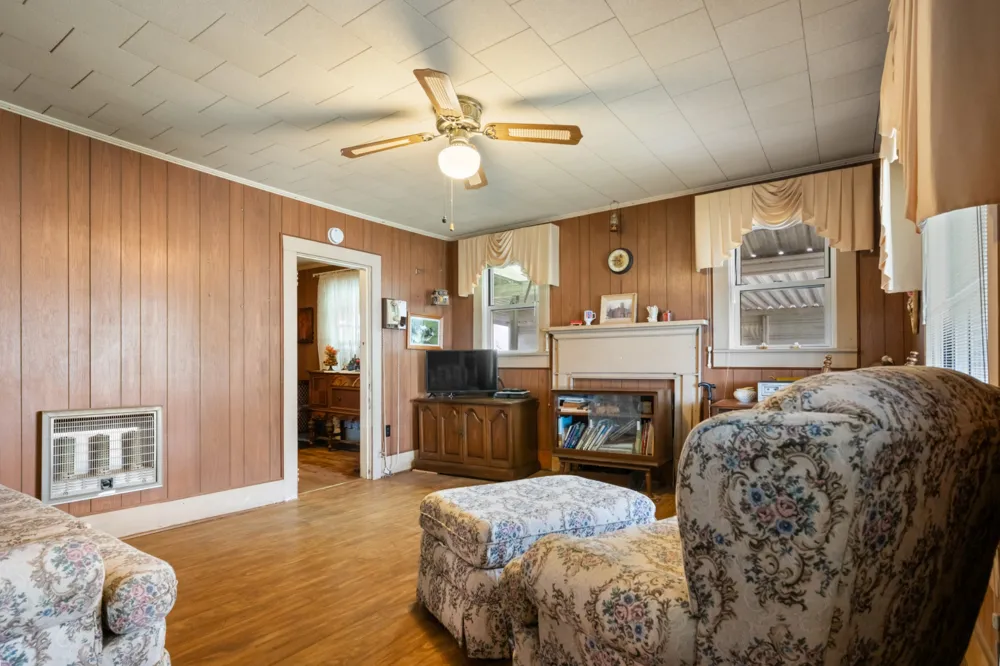 1496 S Bunker Hill Rd Sparta, TN 38583