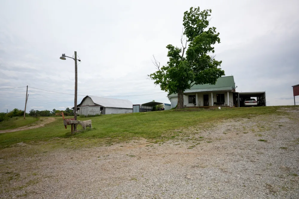 1496 S Bunker Hill Rd Sparta, TN 38583