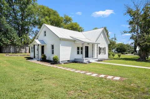 112 Re Davenport Ave