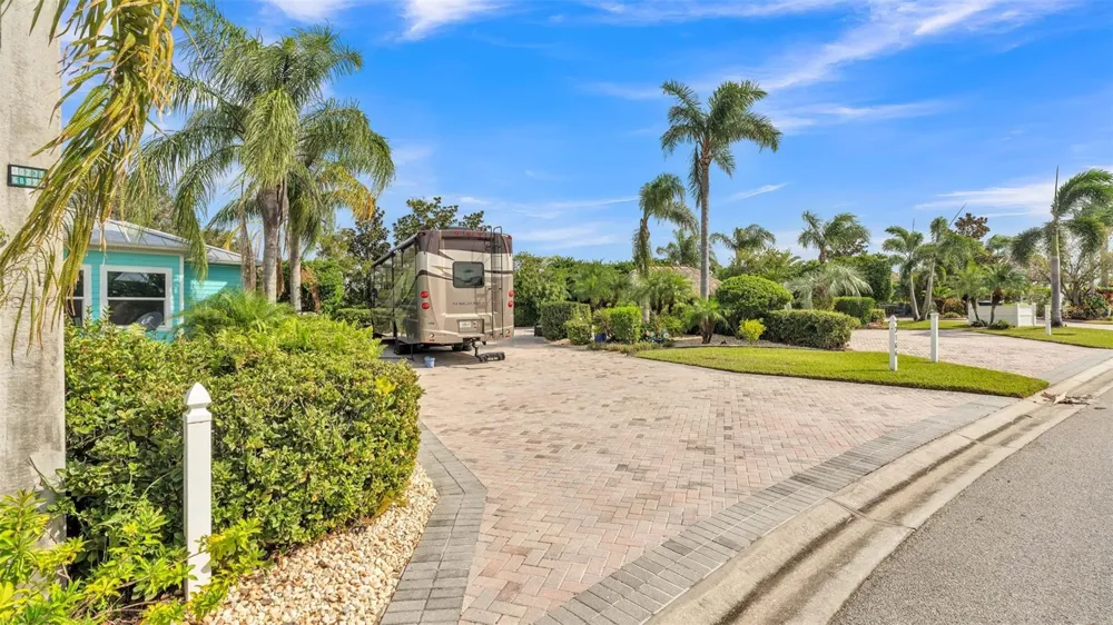 3166 GREAT HERON LOOP Polk City, FL 33868