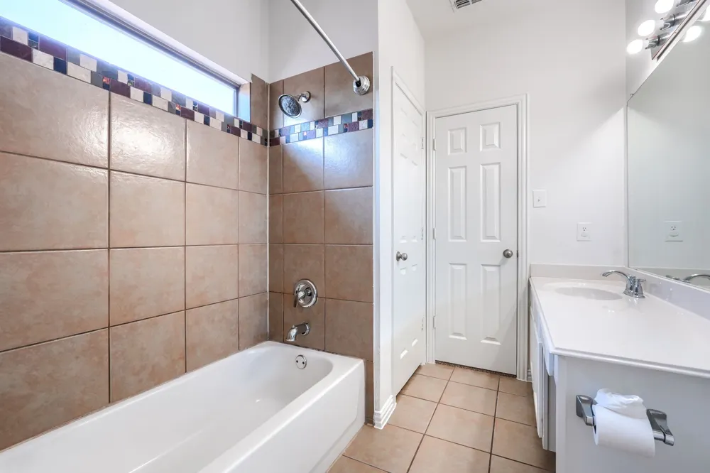 1127 Valley Vista Drive Irving, TX 75063