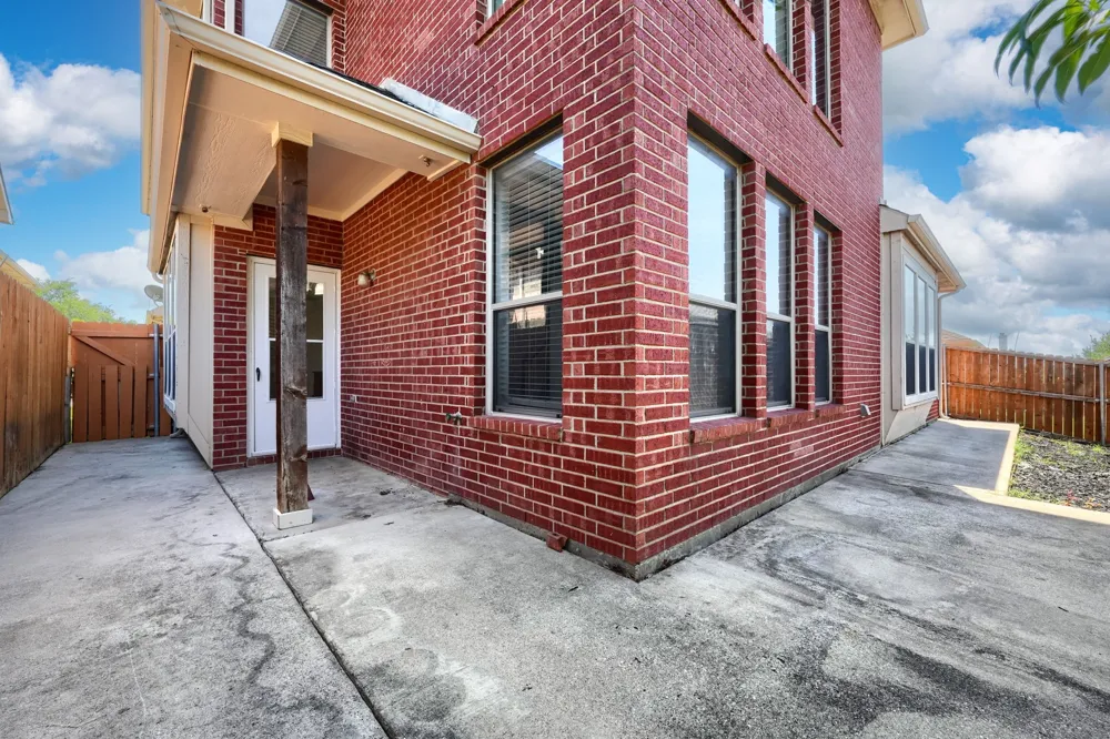 1127 Valley Vista Drive Irving, TX 75063