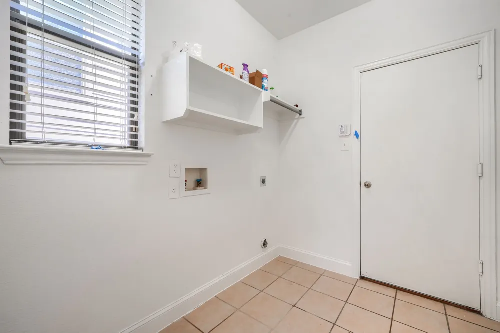 1127 Valley Vista Drive Irving, TX 75063