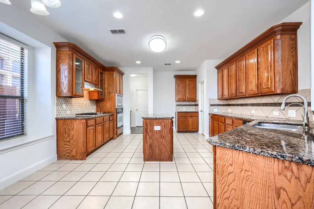1127 Valley Vista Drive Irving, TX 75063