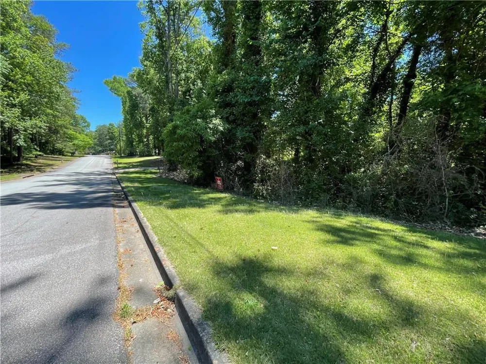 6990 Oak Leaf Drive Fairburn, GA 30213