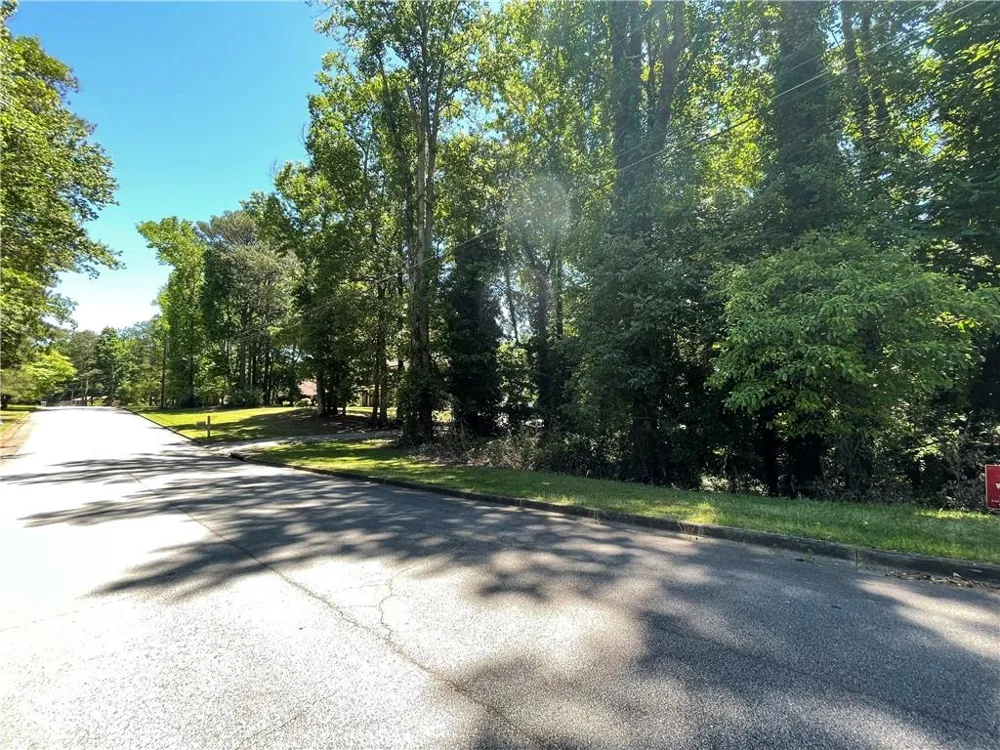 6990 Oak Leaf Drive Fairburn, GA 30213