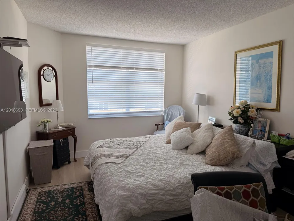 1950 S Ocean Dr #4D Hallandale Beach, FL 33009