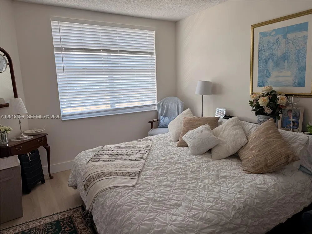 1950 S Ocean Dr #4D Hallandale Beach, FL 33009