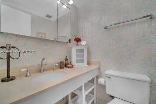 1950 S Ocean Dr #4D Hallandale Beach, FL 33009