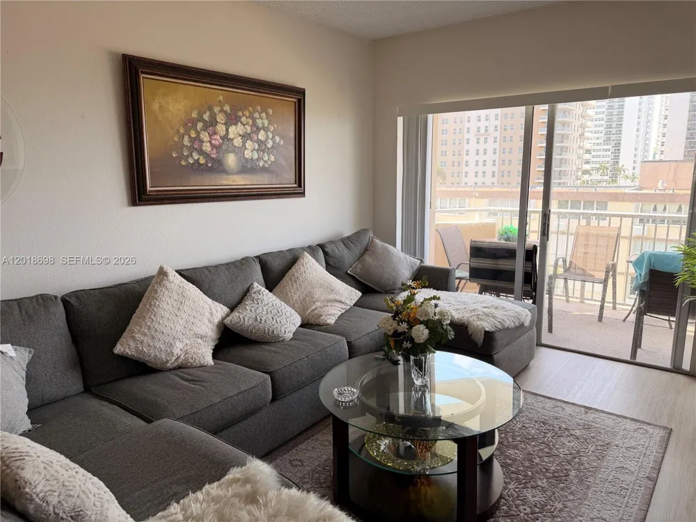1950 S Ocean Dr #4D Hallandale Beach, FL 33009