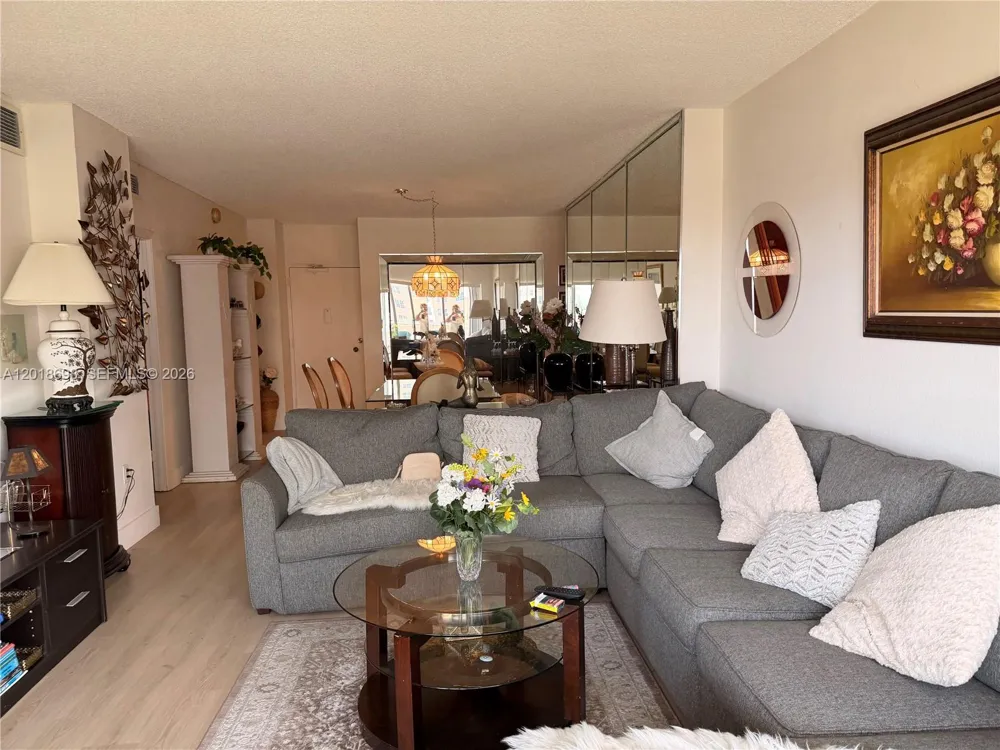 1950 S Ocean Dr #4D Hallandale Beach, FL 33009