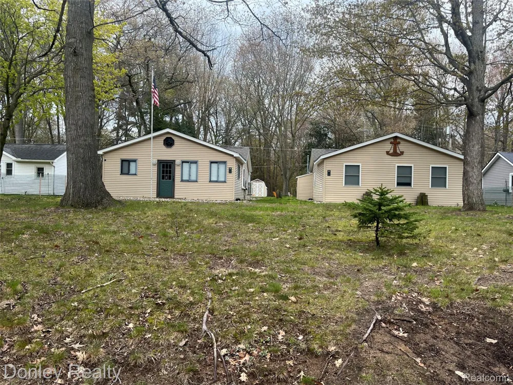 977 Port Austin Road Port Austin Township, MI 48467