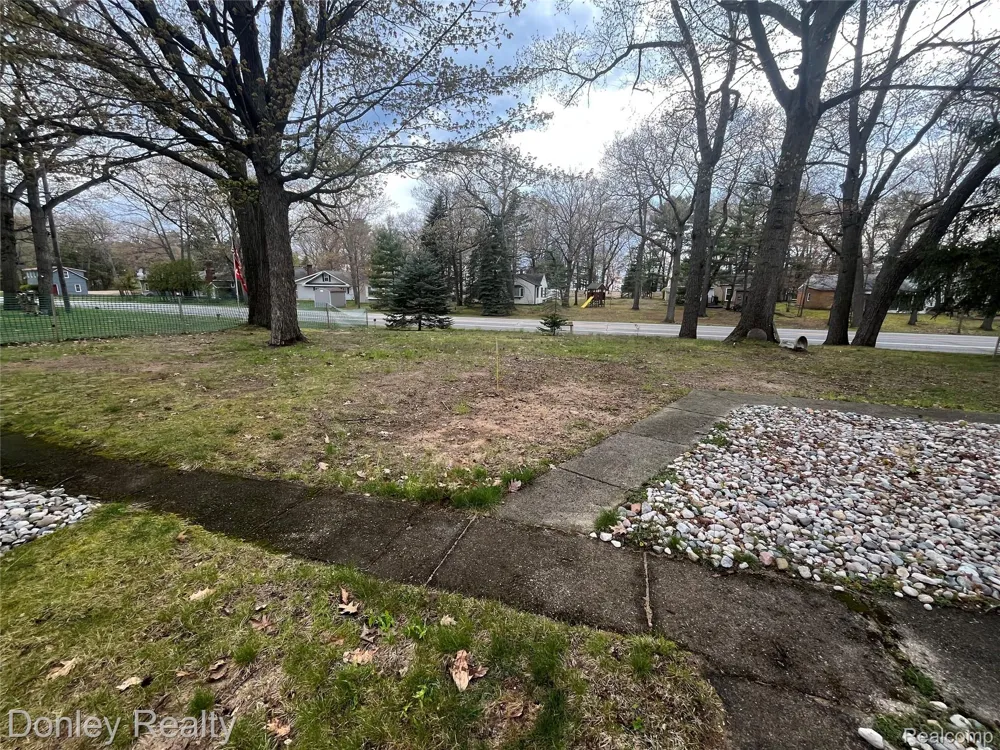 977 Port Austin Road Port Austin Township, MI 48467