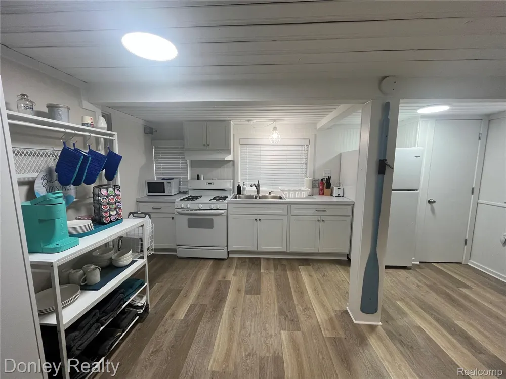 977 Port Austin Road Port Austin Township, MI 48467