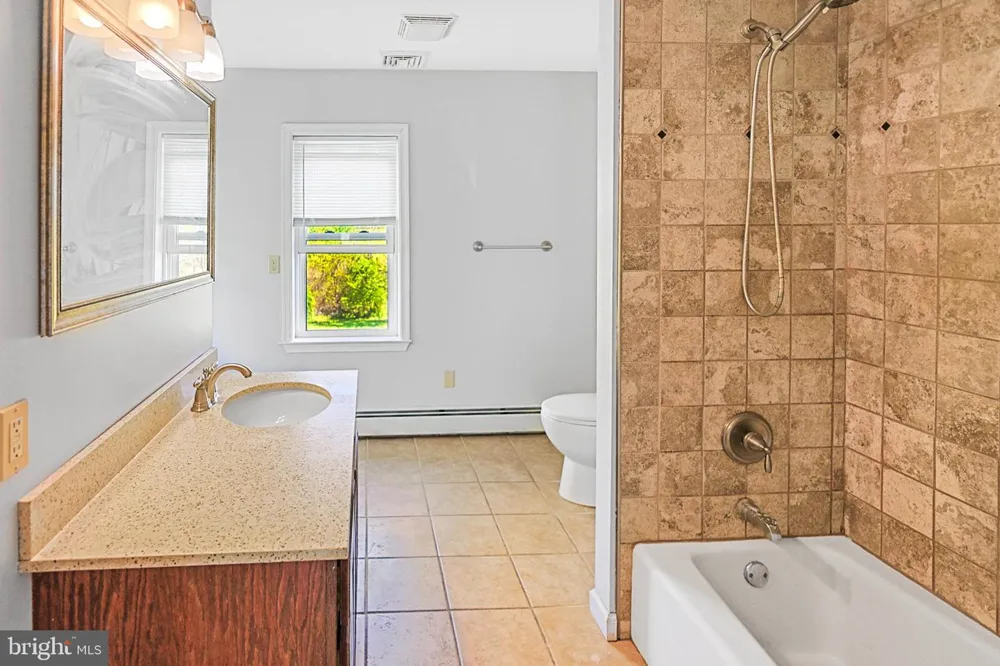 1131 E LIZARD CREEK ROAD Lehighton, PA 18235