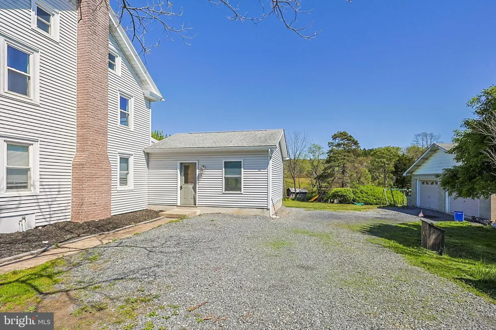 1131 E LIZARD CREEK ROAD Lehighton, PA 18235