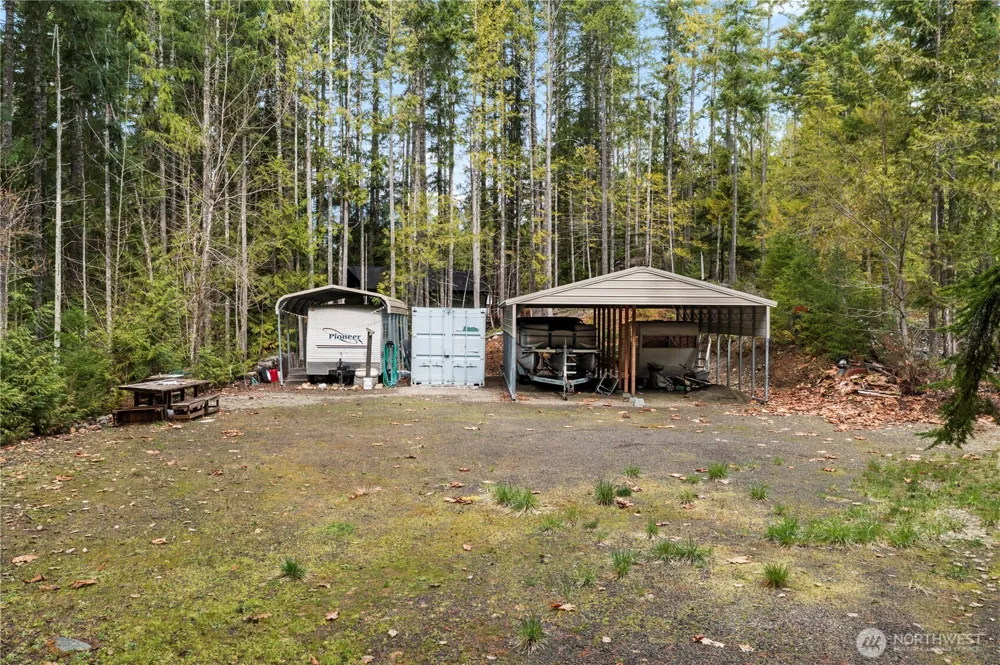 61 Dow Court Hoodsport, WA 98548