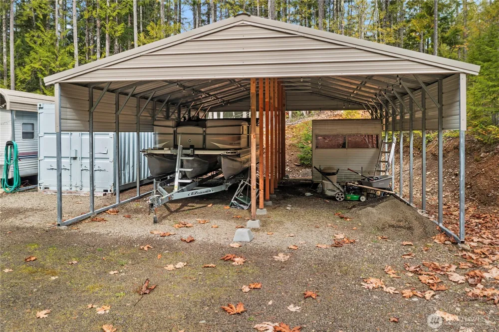 61 Dow Court Hoodsport, WA 98548