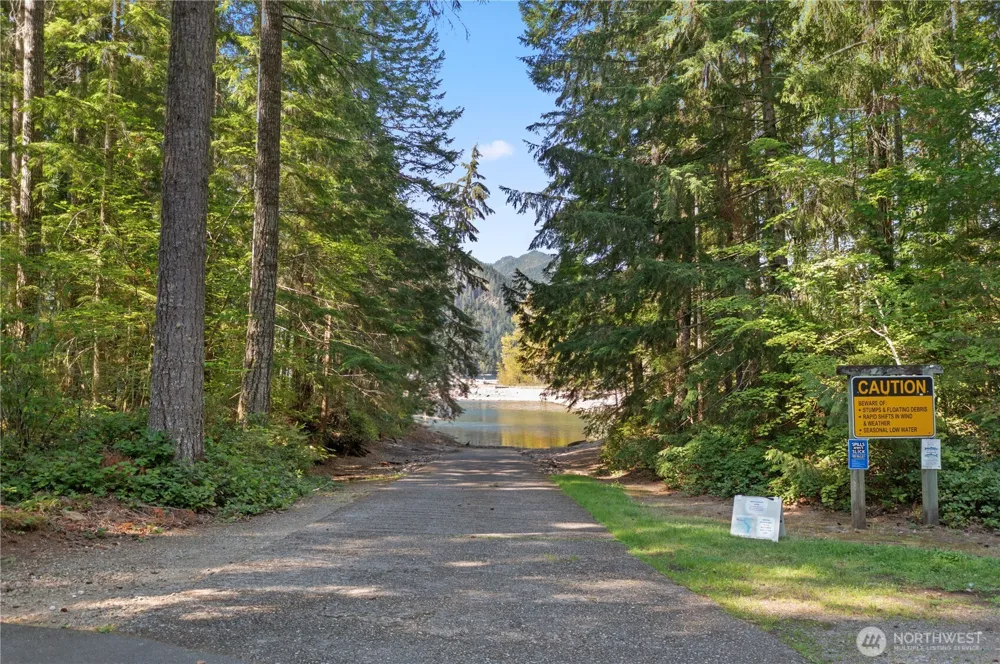 61 Dow Court Hoodsport, WA 98548