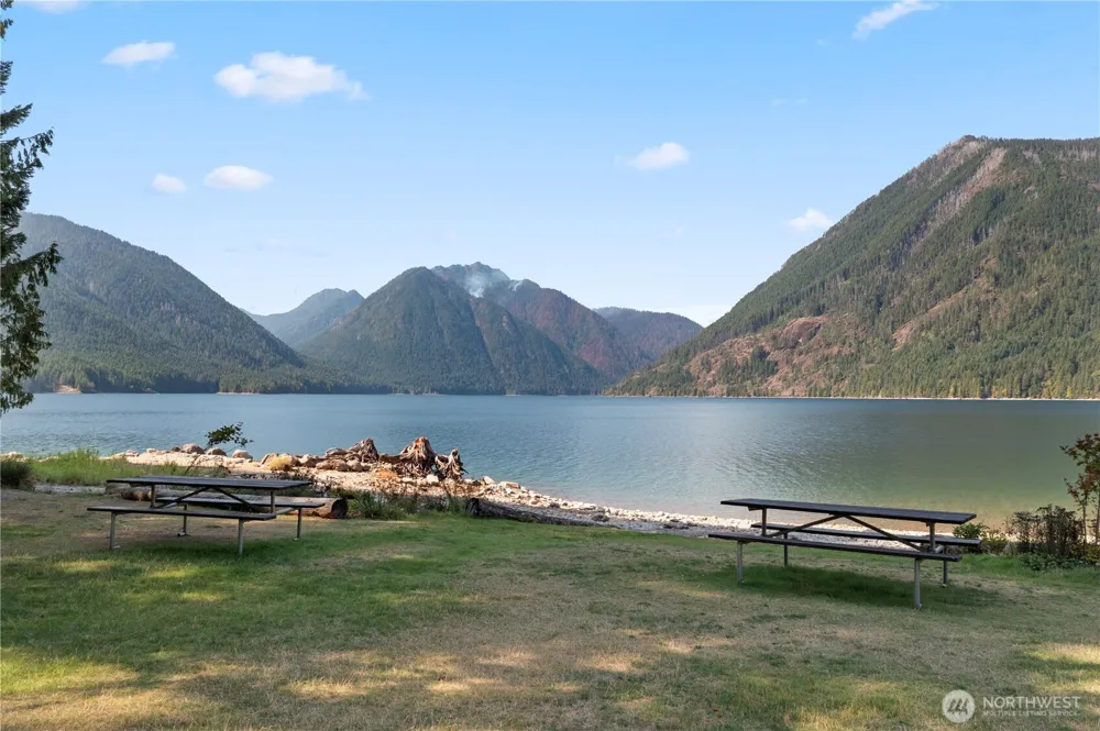 61 Dow Court Hoodsport, WA 98548