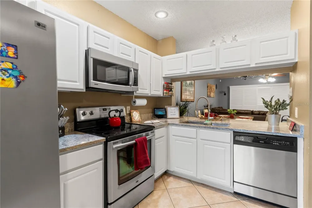 8635 HUNTERS KEY CIRCLE Tampa, FL 33647