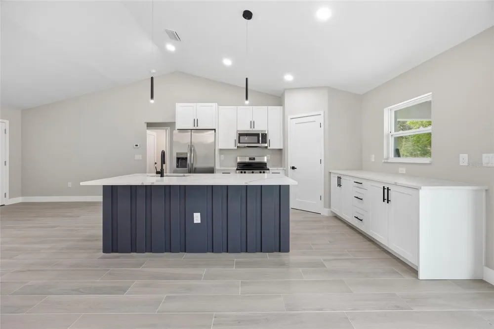 3086 W HAMPSHIRE BOULEVARD Citrus Springs, FL 34433