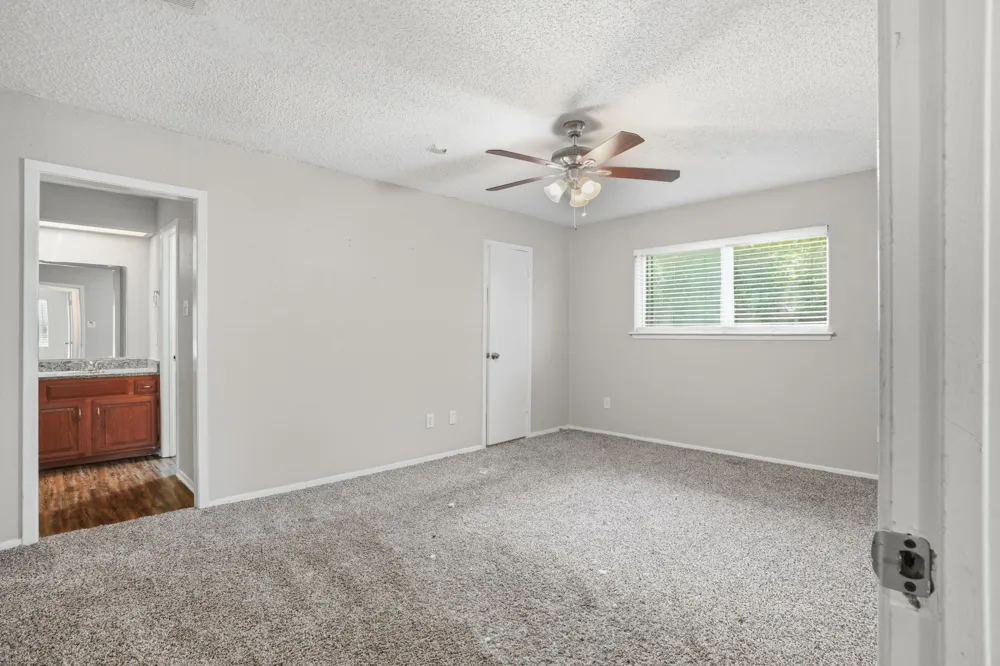 1137 Meadow Creek Court Lancaster, TX 75146