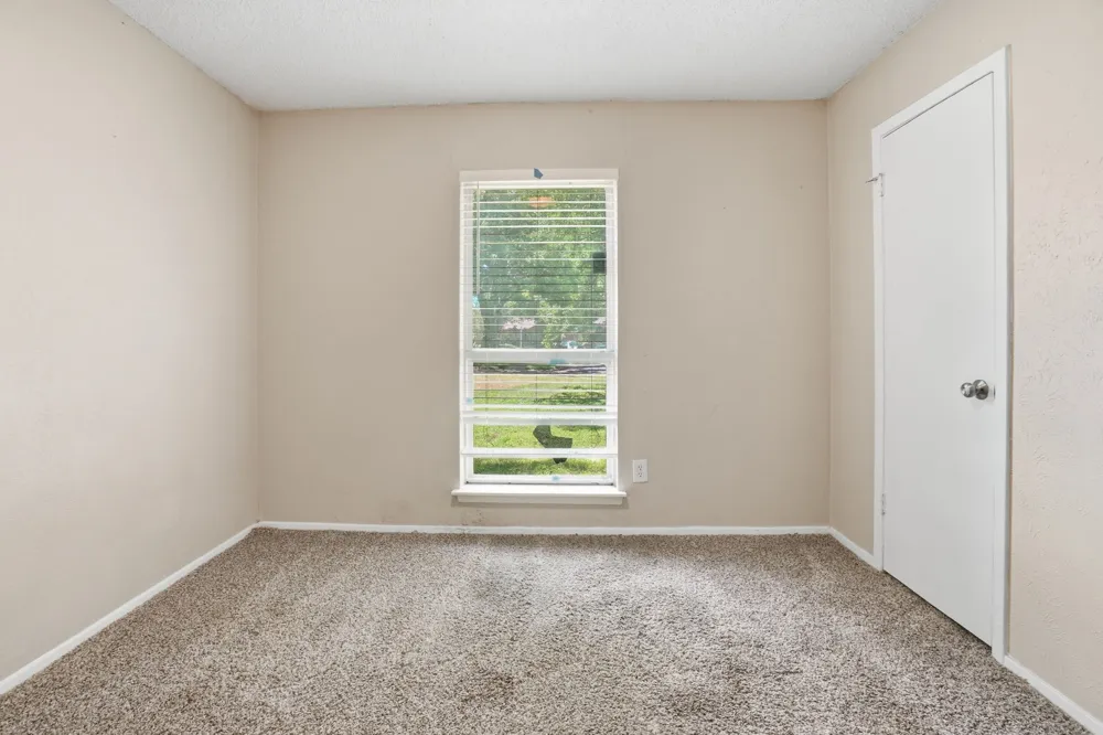 1137 Meadow Creek Court Lancaster, TX 75146
