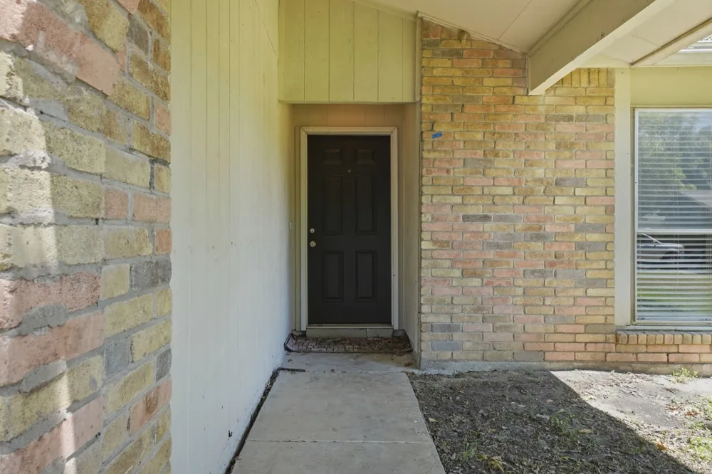 1137 Meadow Creek Court Lancaster, TX 75146
