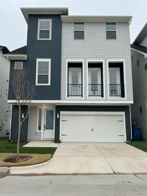 1221 Mark Place