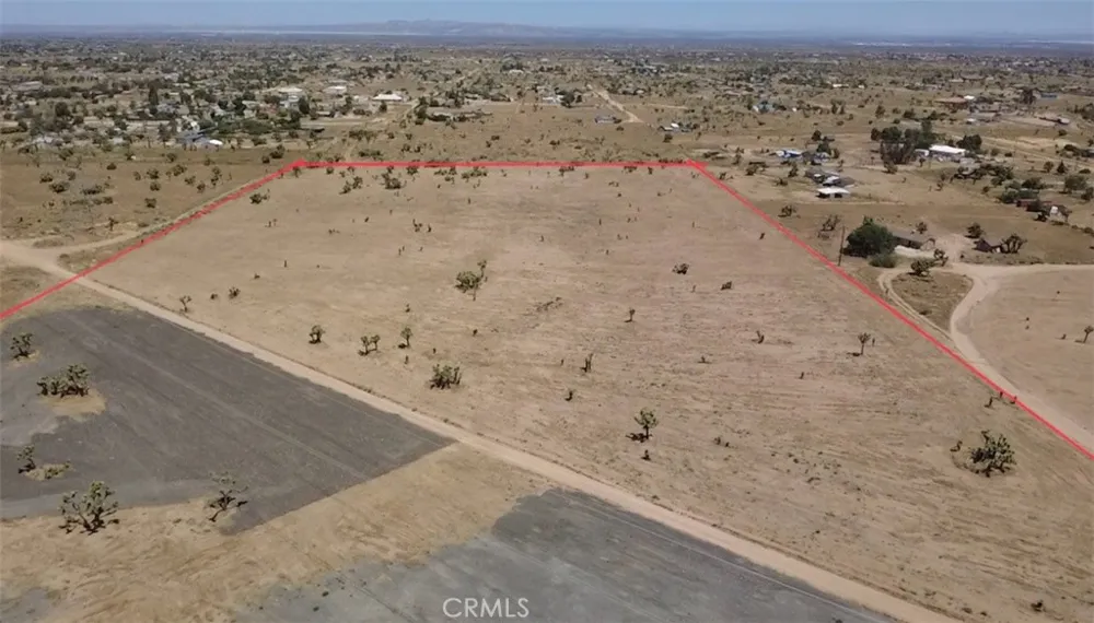 6716 Phelan Phelan, CA 92371