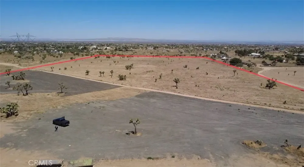 6716 Phelan Phelan, CA 92371