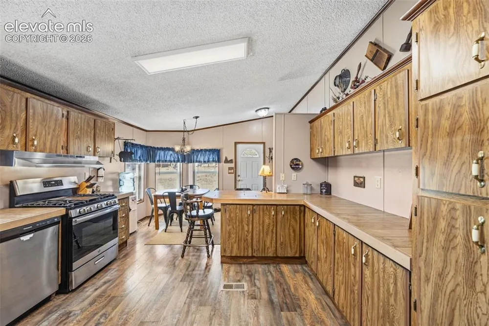 75 Sixth Street Como, CO 80432