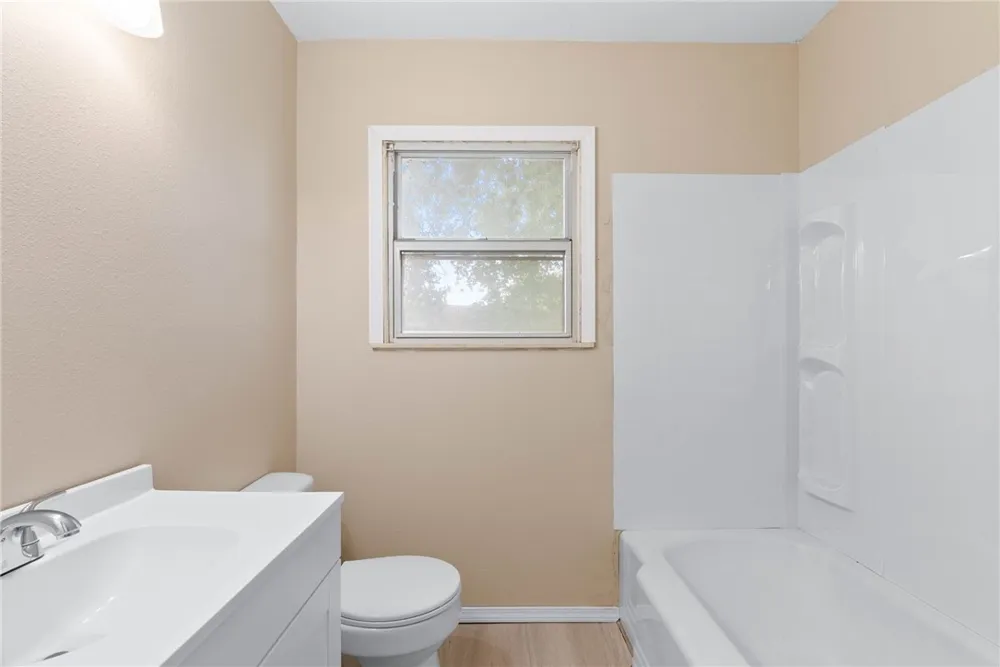 101 W Joyce Street Bishop, TX 78343