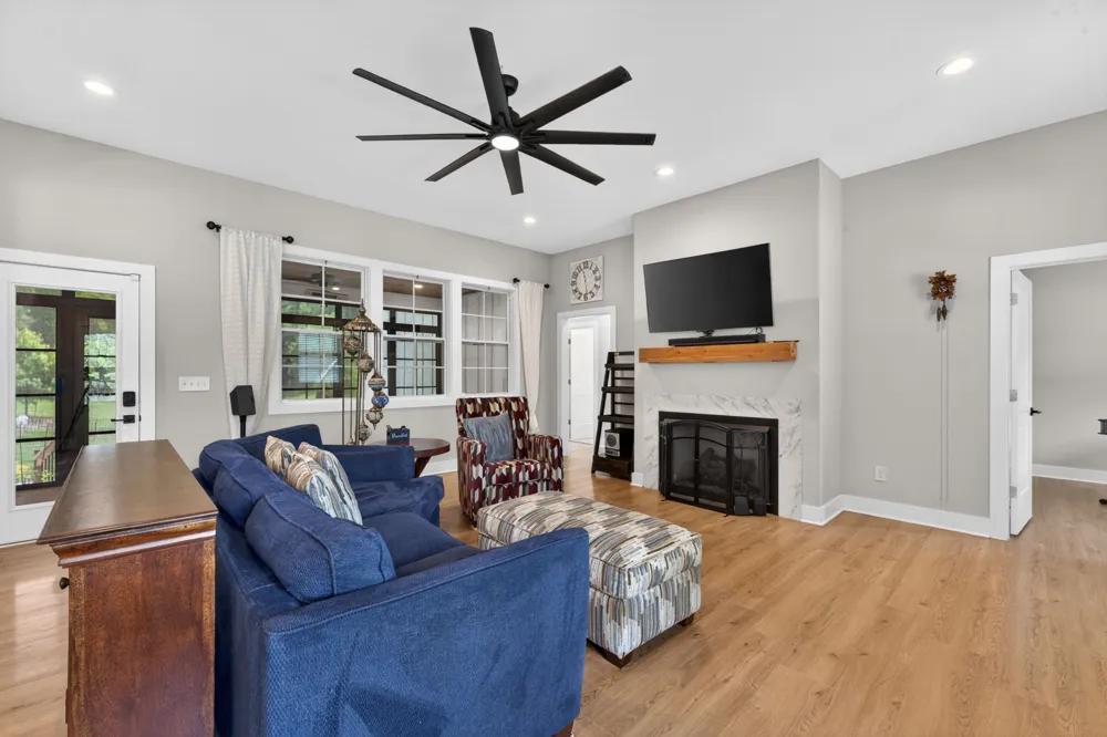 16111 Manchester Pike Christiana, TN 37037