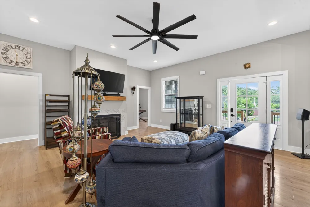 16111 Manchester Pike Christiana, TN 37037