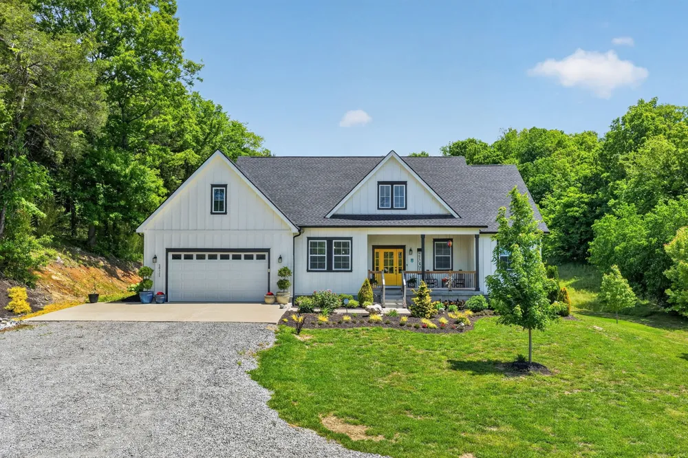 16111 Manchester Pike Christiana, TN 37037