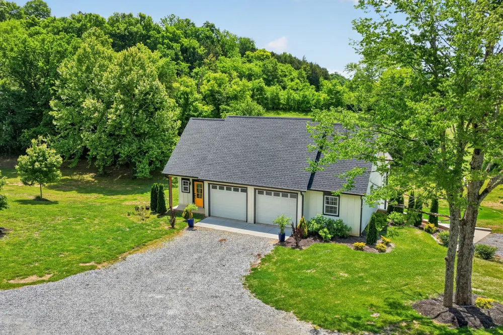 16111 Manchester Pike Christiana, TN 37037