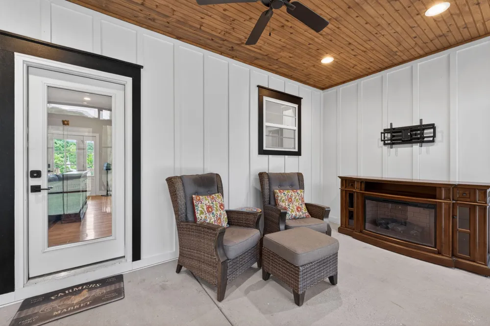 16111 Manchester Pike Christiana, TN 37037
