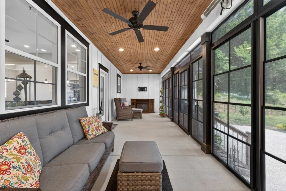 16111 Manchester Pike Christiana, TN 37037