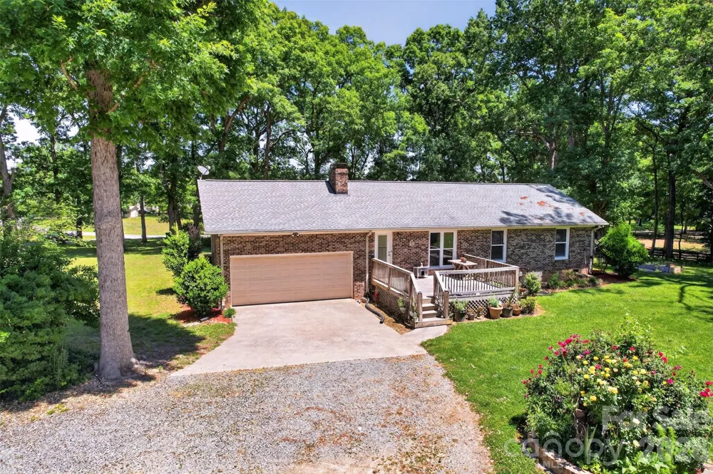 9807 Black Road Midland, NC 28107