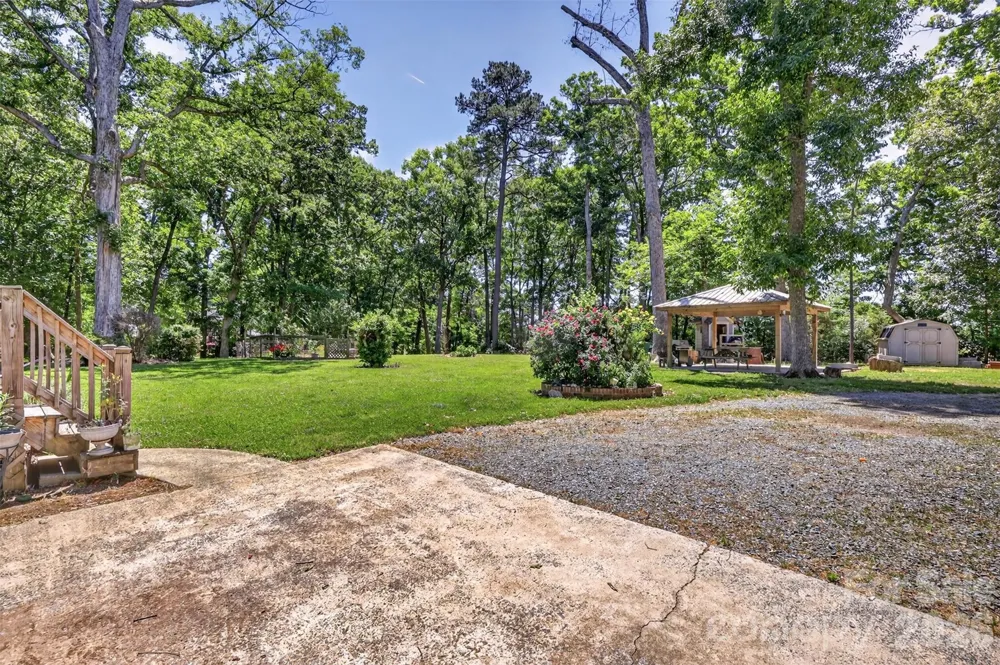 9807 Black Road Midland, NC 28107