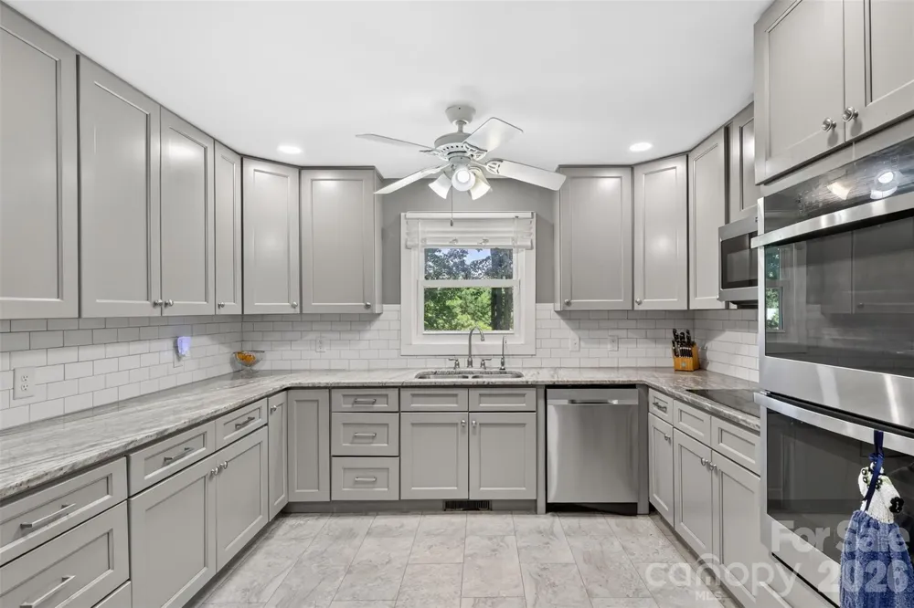 9807 Black Road Midland, NC 28107