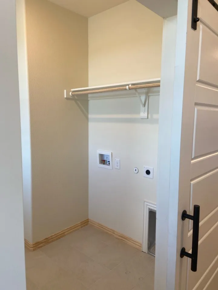 720 County Road 200 Valley View, TX 76272